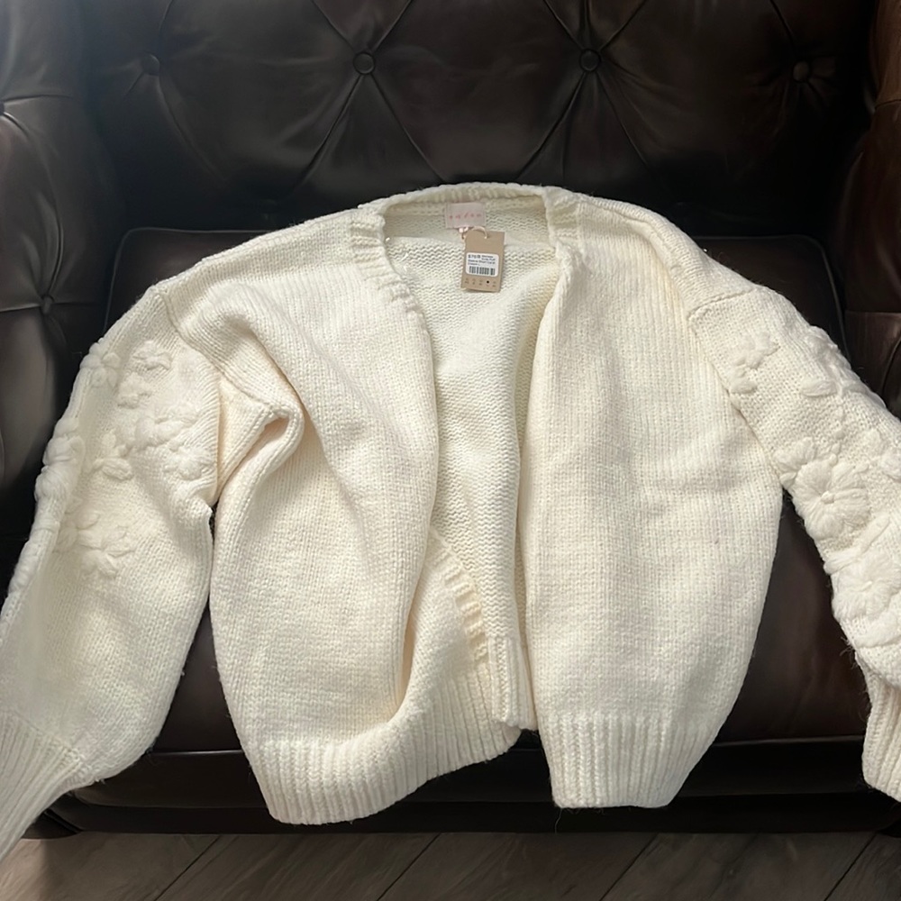 Puff sleeve sweater